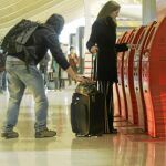 Los hurtos, como el de la imagen, es uno de los principales problemas delictivos en Barcelona
