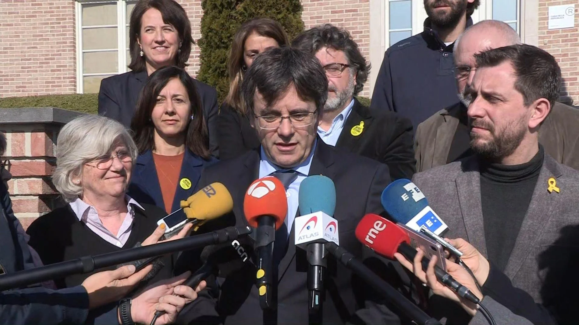 Carles Puigdemont en la autoproclamada "Casa de la República"de Waterloo (Bélgica)