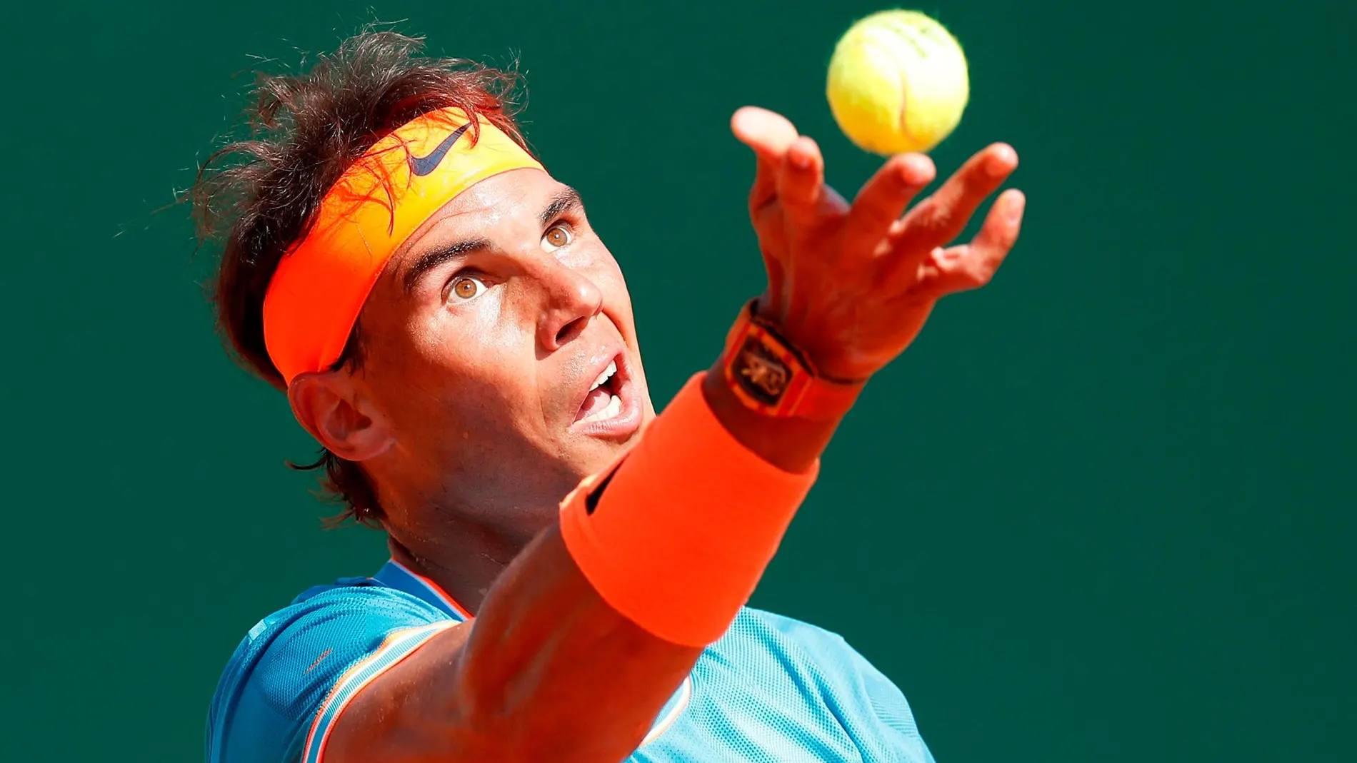 Rafa Nadal, justo antes de servir una bola