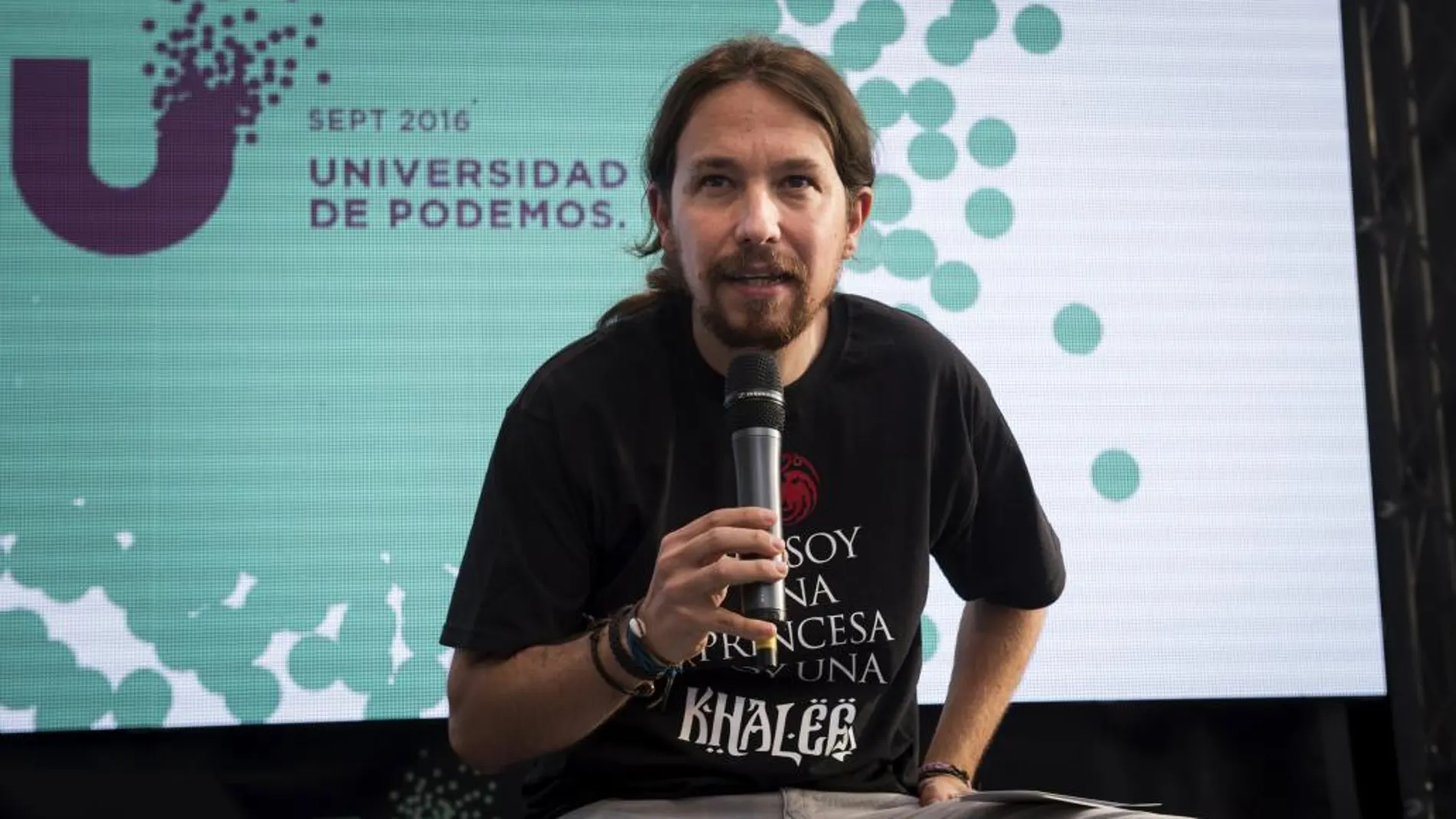 El líder de Podemos, Pablo Iglesias, durante la clausura hoy de la Universidad del partido en la Universidad Complutense de Madrid.