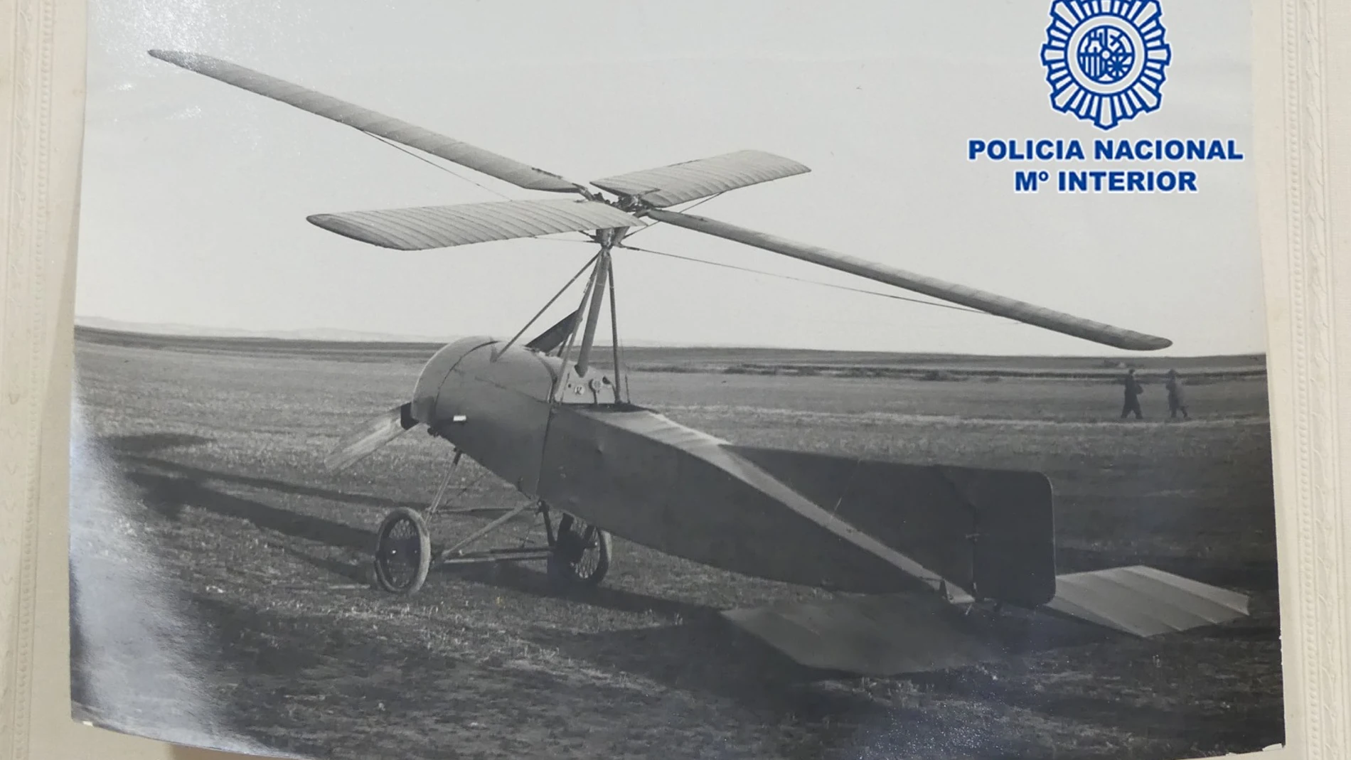 La Policía recupera la documentación del autogiro de Juan de la Cierva y Codorníu