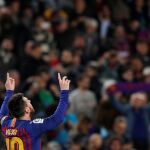 Messi celebra el gol que hizo campeón al Barcelona