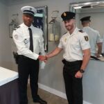 Dos agentes de la Policía francesa comienzan hoy a patrullar por primera vez por las calles de Pamplona