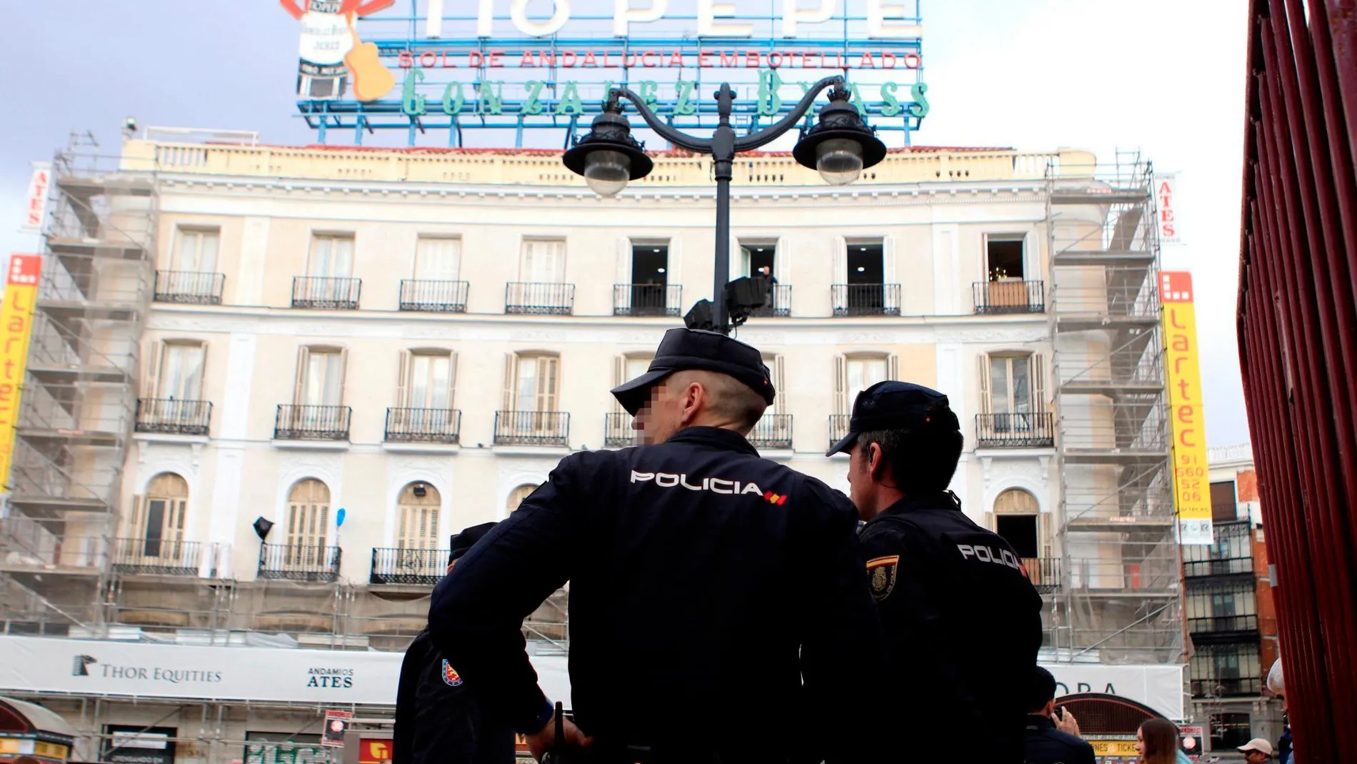 Efectivos policiales en la Puerta del Sol / Foto: Efe