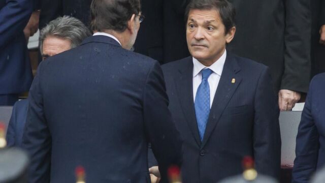Fernández, «preocupado» por dejar en manos de las bases la abstención