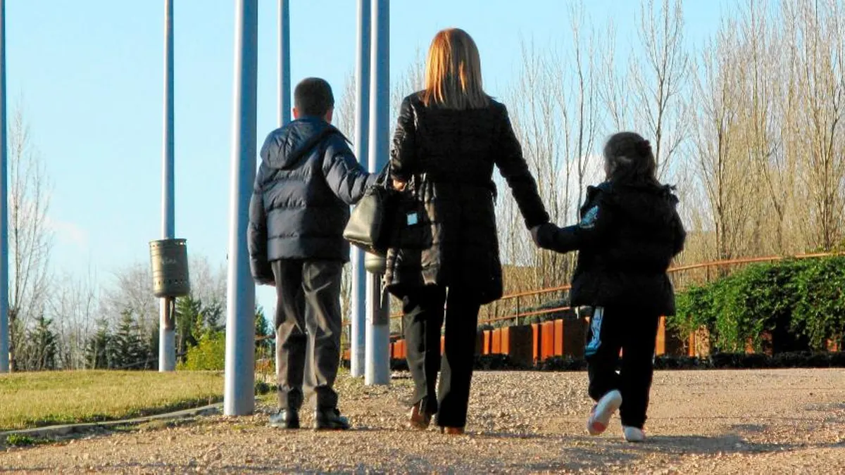 Cerca de 800 familias de la Región de Murcia son monoparentales