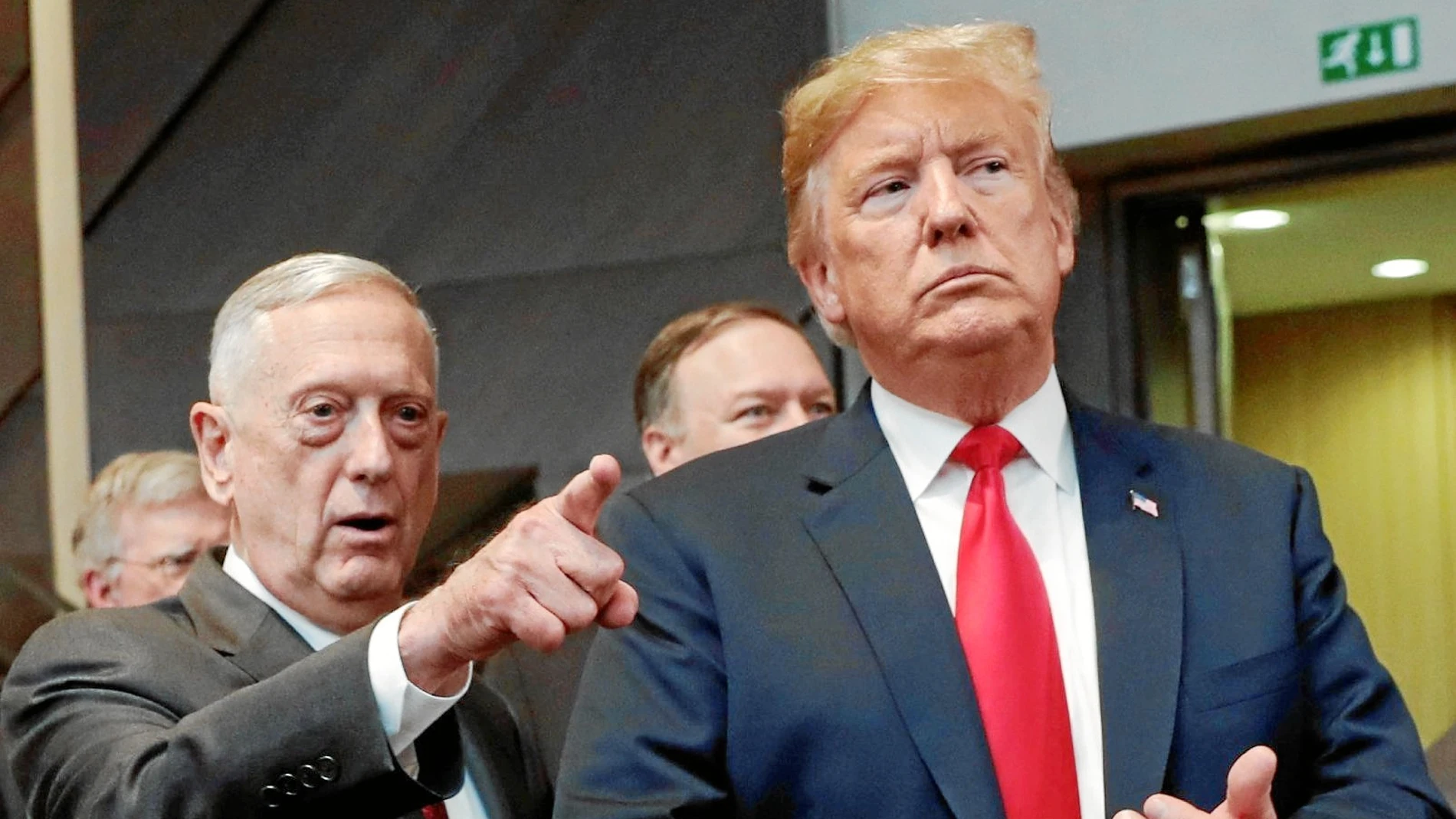 El todavía secretario de Defensa Mattis junto al presidente Trump durante la cumbre de la OTAN que tuvo lugar en Bruselas el pasado 11 de julio