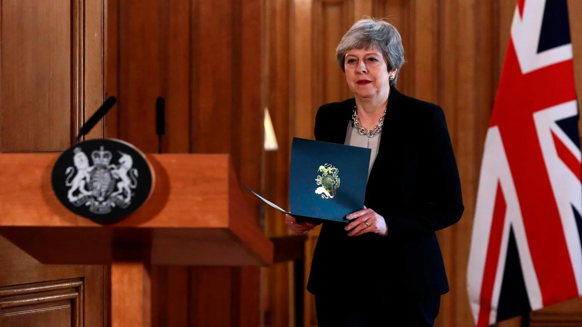 Theresa May a la salida de una reunión sobre el Brexit