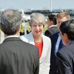 Theresa May durante su llegada a Osaka (Japón)
