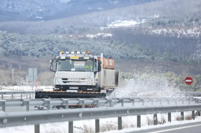 La nieve sigue condicionando el tráfico: estas son las carreteras más problemáticas