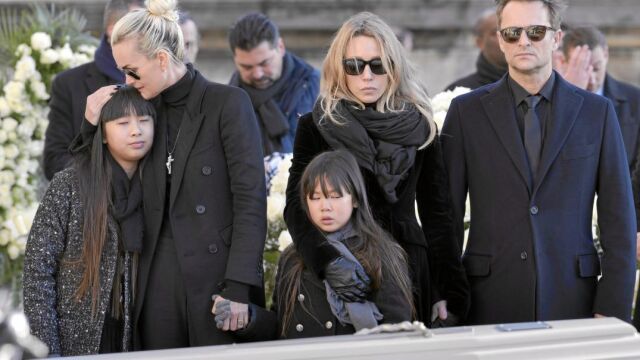 De izda. a dcha., la viuda, Leticia, e hijos de Hallyday: Jade, Joy, Laura y David