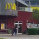 Vídeo: Un tirador dispara en la puerta de un McDonalds