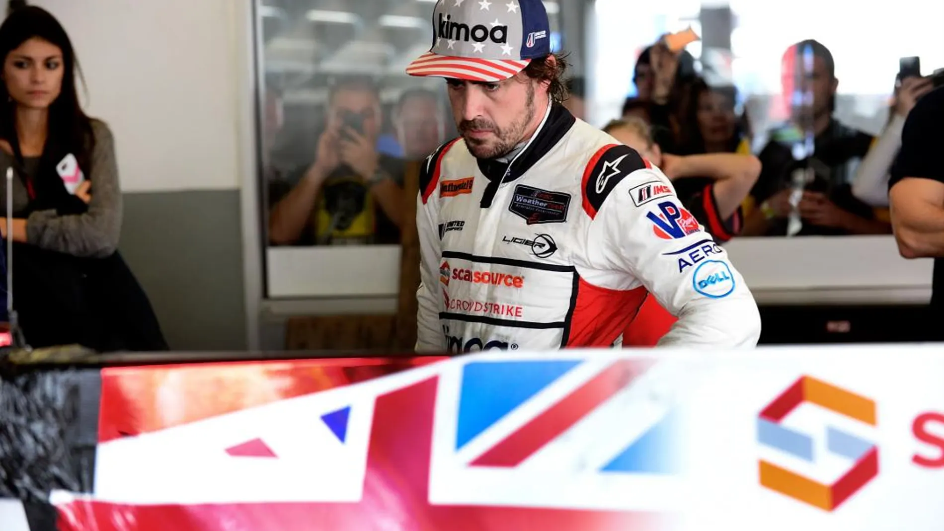 Fernando Alonso tras abandonar la pista