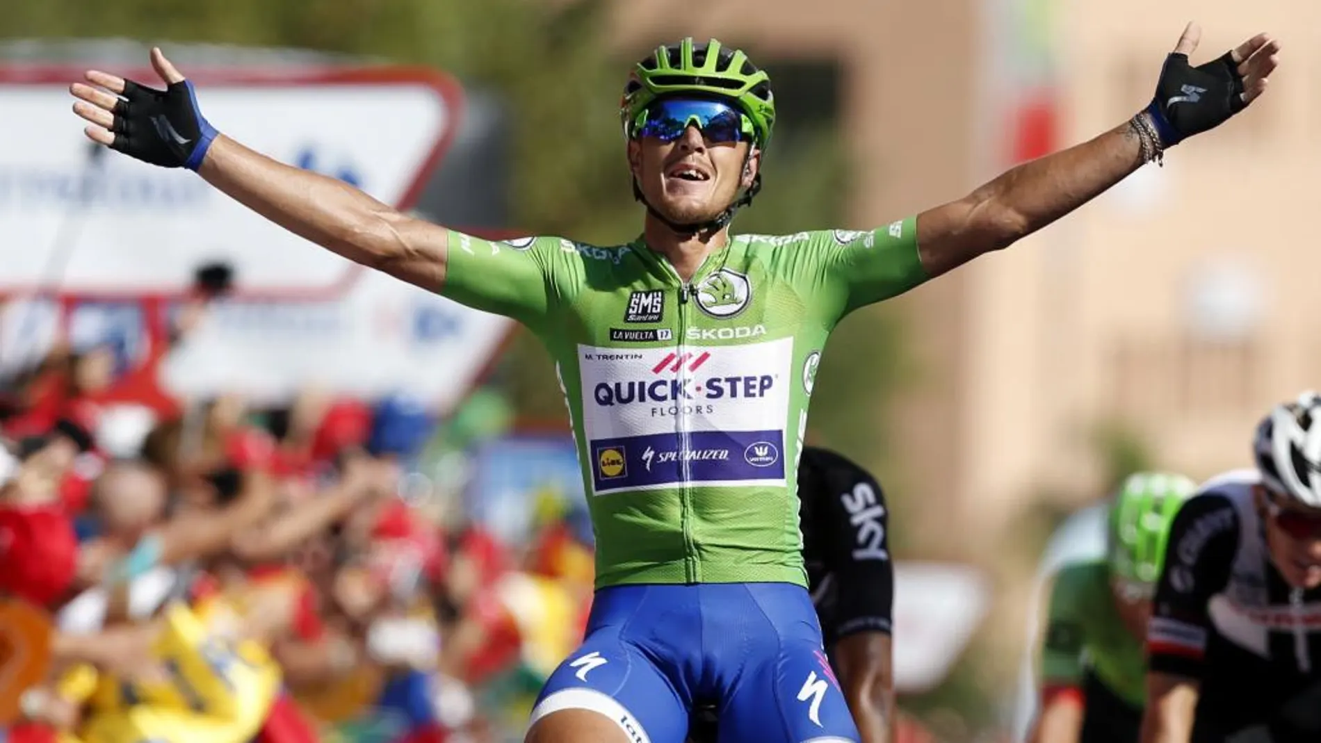 El italiano Matteo Trentín, se ha proclamado vencedor la decimotercera etapa de la Vuelta Ciclista a España, con meta Tomares.