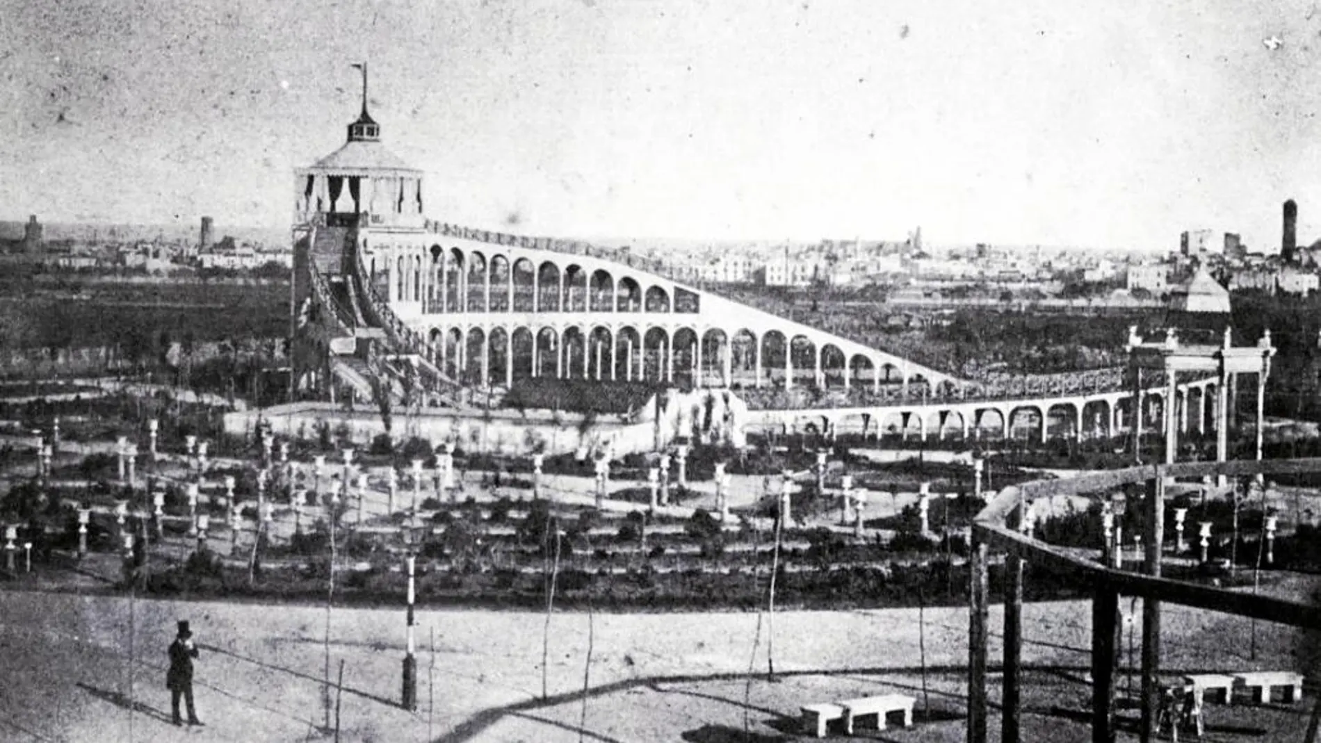 Imagen del Jardín de los Campos Elíseos, inaugurado en 1953 en el Paseo de Gracia.