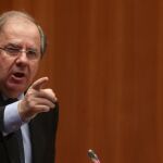 El presidente de la Junta, Juan Vicente Herrera, durante su cara a cara con el socialista Tudanca, donde destacó que las Cuentas del año que viene son rigurosas y responsables, además de las más sociales de la historia