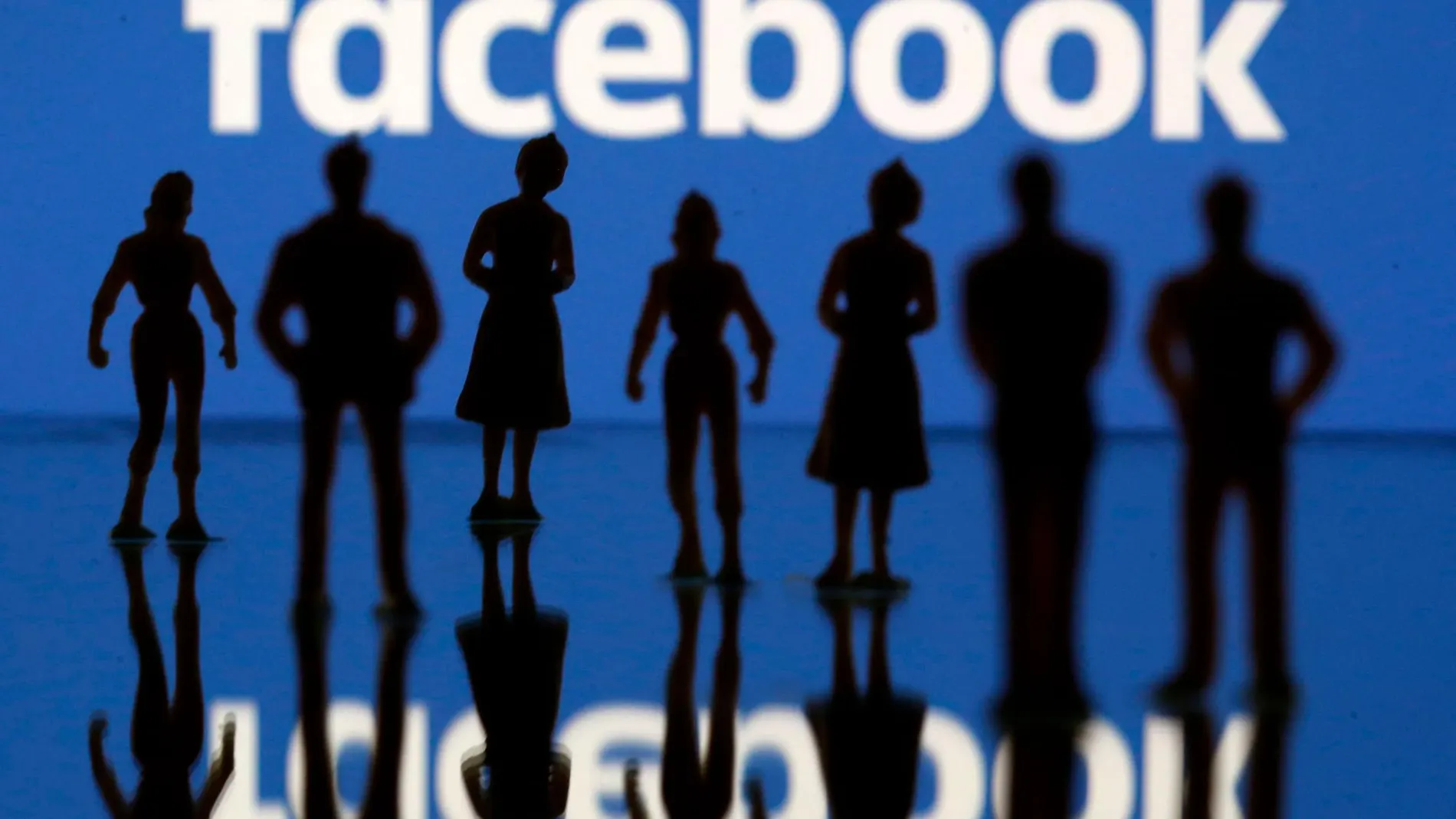 Facebook sigue con su lucha contra las informaciones falsas / Reuters