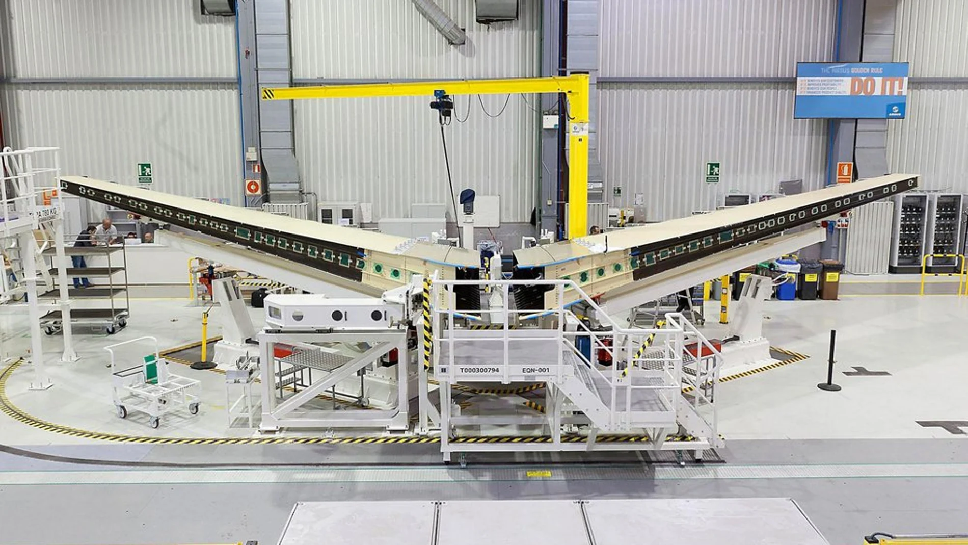 Fabricación de una de las piezas del A380 en la factoría de Getafe, en Madrid. (Foto: Airbus. P. Cabellos)