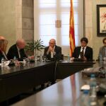 El presidente de la Generalitat, Carles Puigdemont con sus consellers