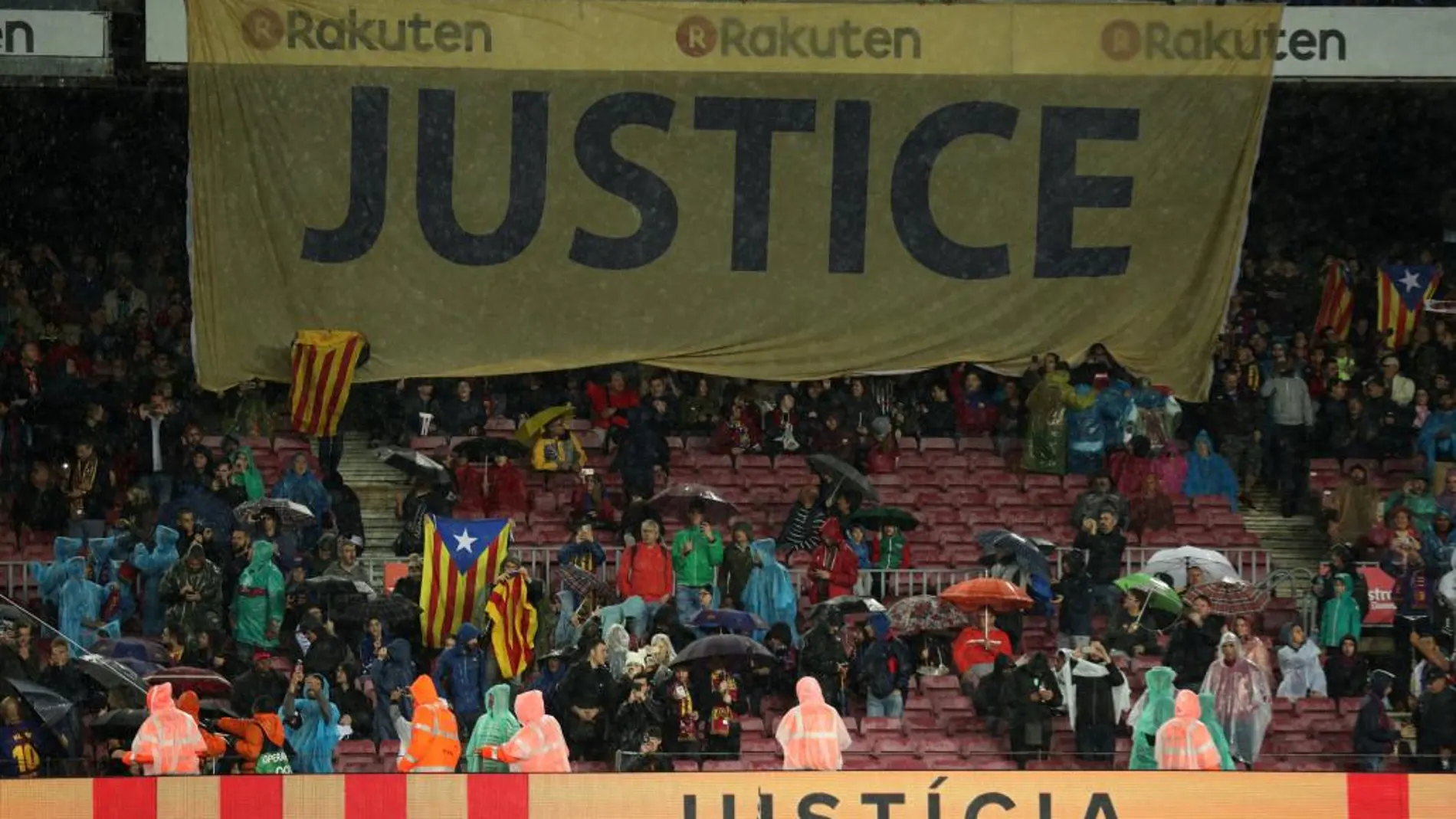 En directo | El Camp Nou pide «justicia» y «libertad» para el Govern cesado