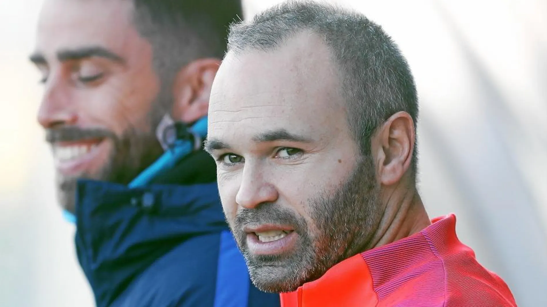 Iniesta, antes del entrenamiento de ayer