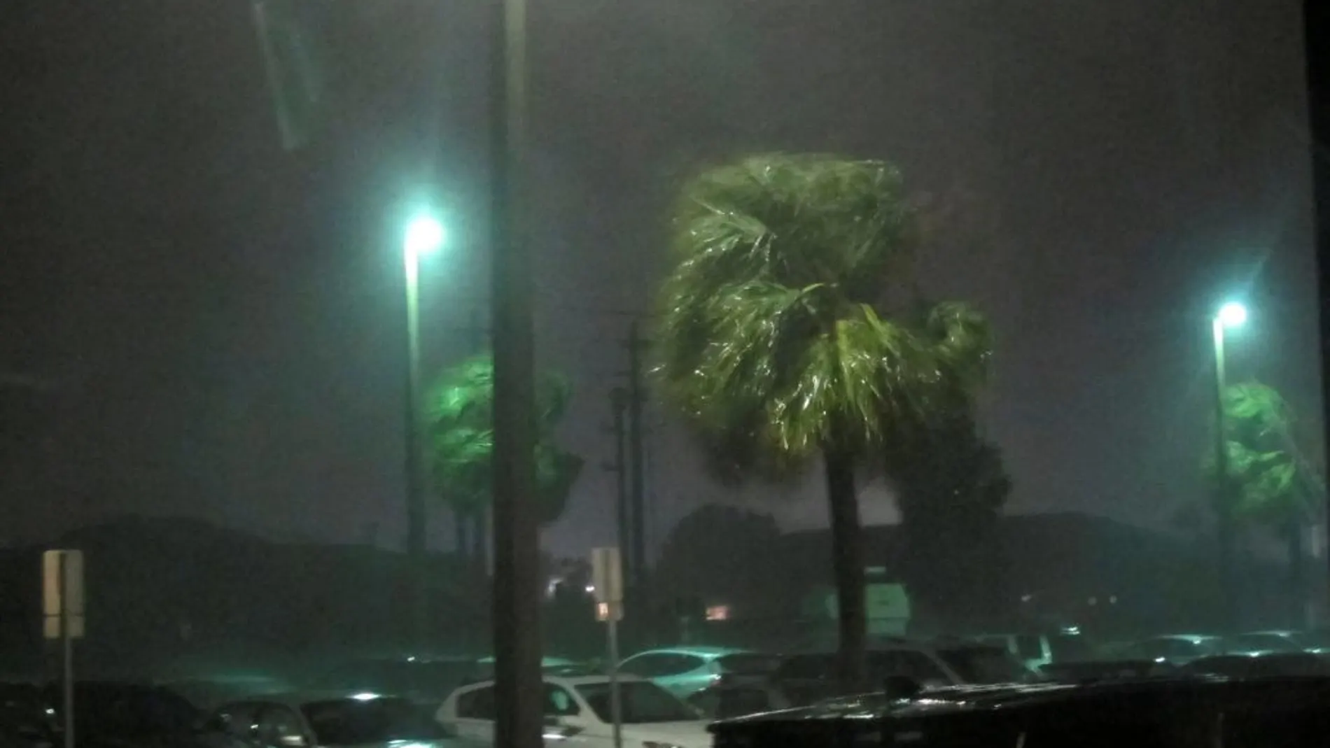 Primeras imágenes de las lluvias provocadas por el huracán en Melbourne, Florida