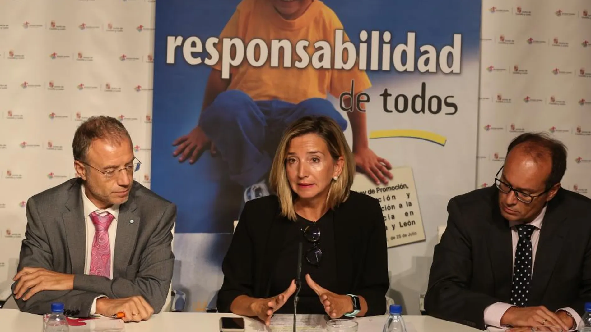 La consejera Alicia García preside en Valladolid una reunión de la Sección de Atención y Protección al menor