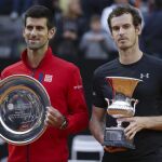Andy Murray y Novak Djokovic muestran sus trofeos tras el Open de Italia el pasado mes de mayo.