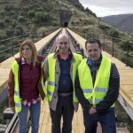El presidente de la Diputación de Salamanca, Javier Iglesias, la vicepresidenta, Chavela de la Torre y el diputado de Turismo, Javier Hidalgo visita las obras / David Arranz/Ical
