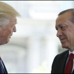 El presidente de EEUU Donald Trump saluda al presidente de Turquía Recep Tayyip Erdogan, en una imagen de archivo / Reuters