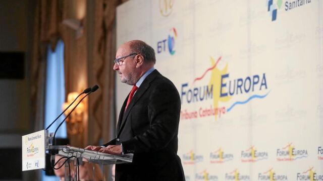 En la imagen, el presidente de Societat Civil Catalana, Mariano Gomà, durante su conferencia de ayer en Barcelona