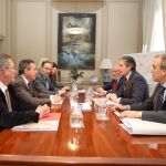 El ministro De la Serna junto al alcalde Espadas y el consejero López, entre otros