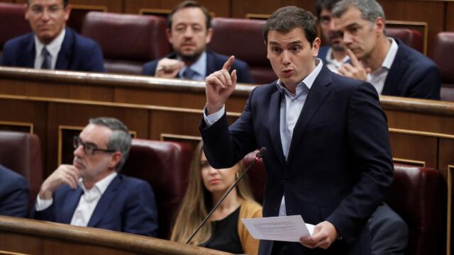 El líder de Cs, Albert Rivera, durante su intervención en la sesión de control al Gobierno. Efe