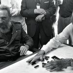 Fidel Castro viajó en 1992 a Lángara, la aldea de Lugo donde nació su padre. Fraga, entonces presidente de la Xunta, le acompañó y jugaron al dominó