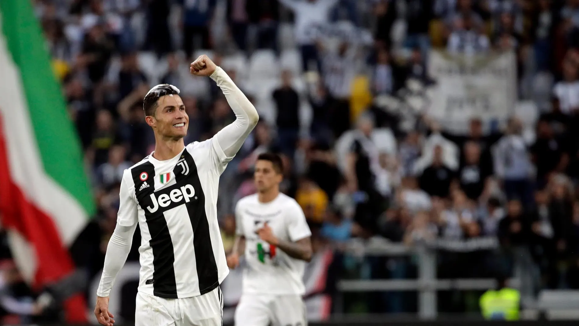 Cristiano Ronaldo celebrando su primer Scudetto