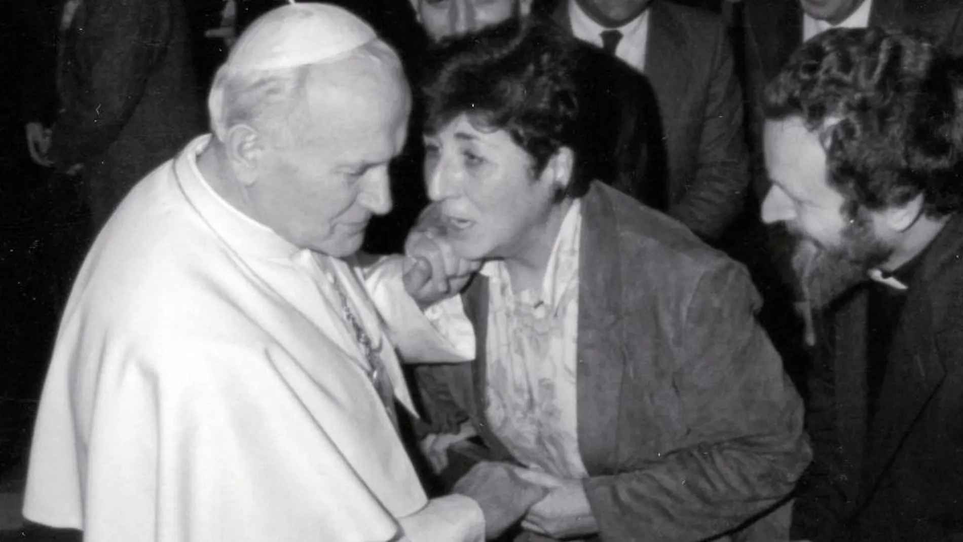 Carmen Hernández, durante una audiencia con Juan Pablo II
