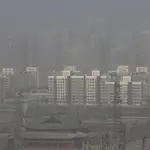China cubierta por la contaminación, este martes 2 de enero