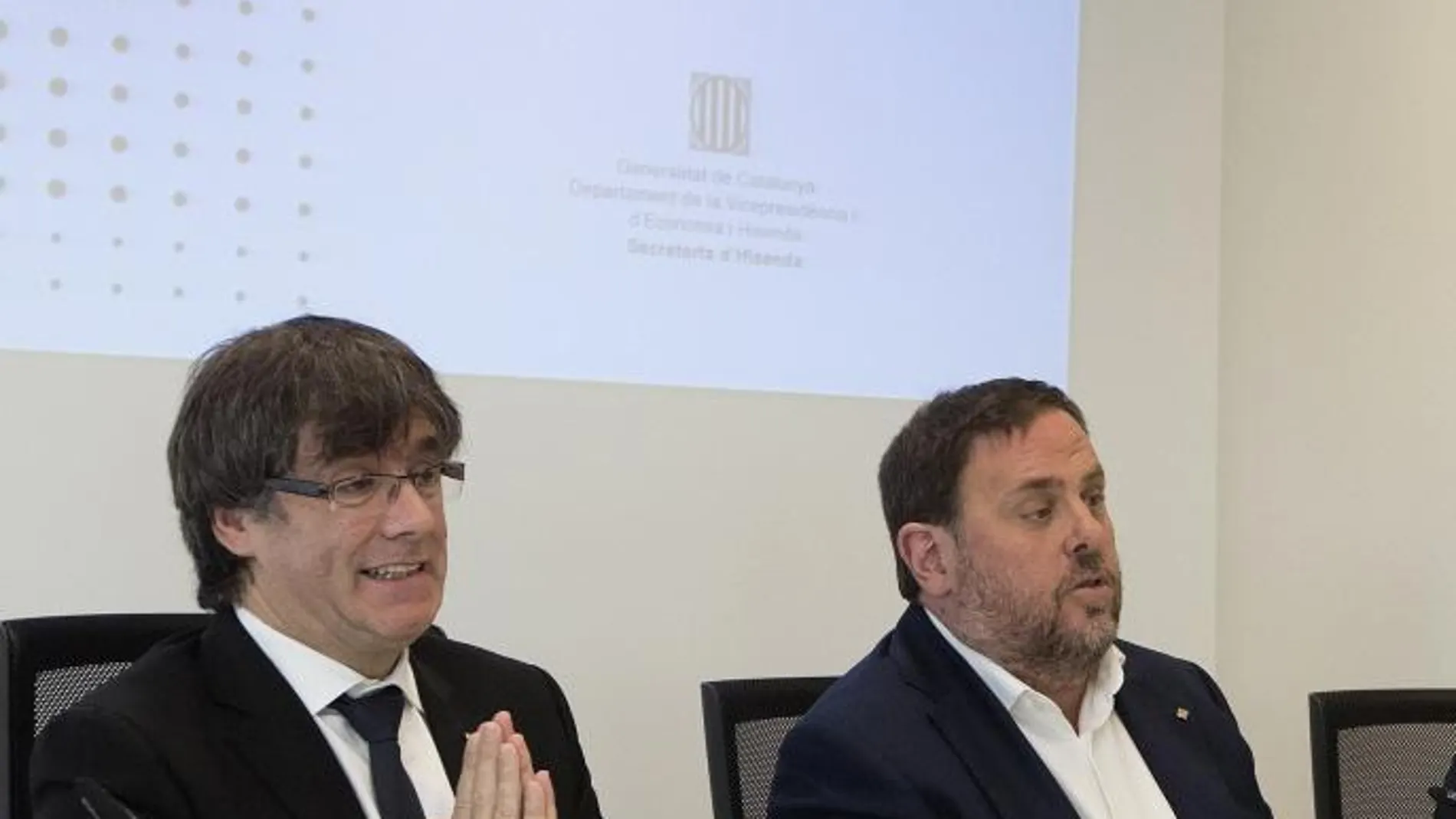 Puigdemont firmará el 1-O en un consejo exprés en el Parlament