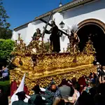 Salida de Nuestro Padre Jesús de la Victoria de la Hermandad de La Paz de Sevilla/ Foto: K-Imagen
