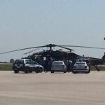 La Policía griega ha detenido a los ocho militares nada más aterrizar