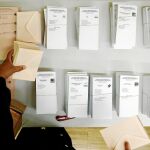 Este domingo, el elector deberá marcar en la papeleta salmón hasta tres candidatos al Senado de cualquier partido