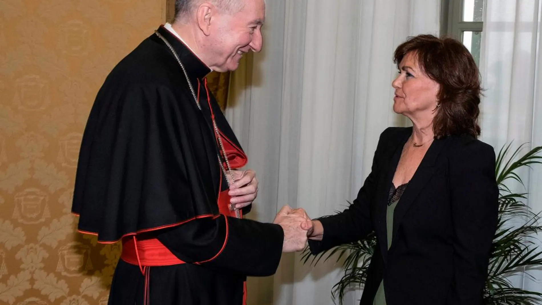 La vicepresidenta del Gobierno, Carmen Calvo, ha mantenido esta mañana una reunión con el secretario de Estado vaticano, Pietro Parolin, en la Ciudad del Vaticano. Foto Efe