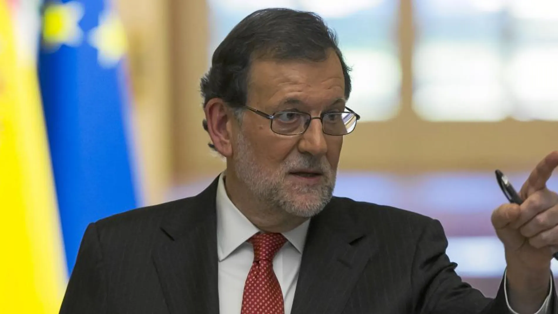 El presidente del Gobierno, Mariano Rajoy, tras finalizar su rueda de prensa ayer en La Moncloa