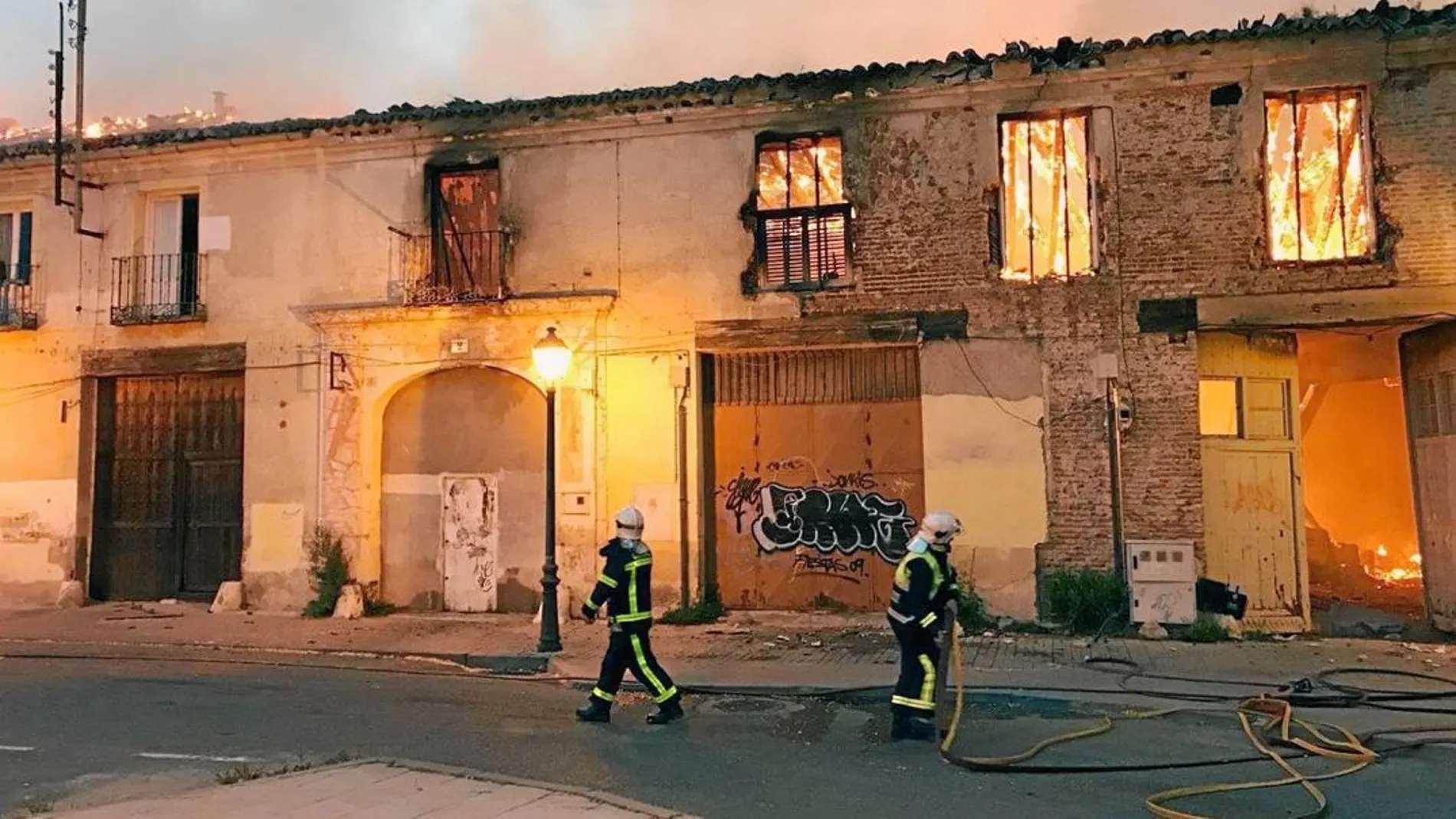 El Palacio de Osuna amaneció en llamas el pasado miércoles. Los bomberos dieron el fuego por extinguido el viernes