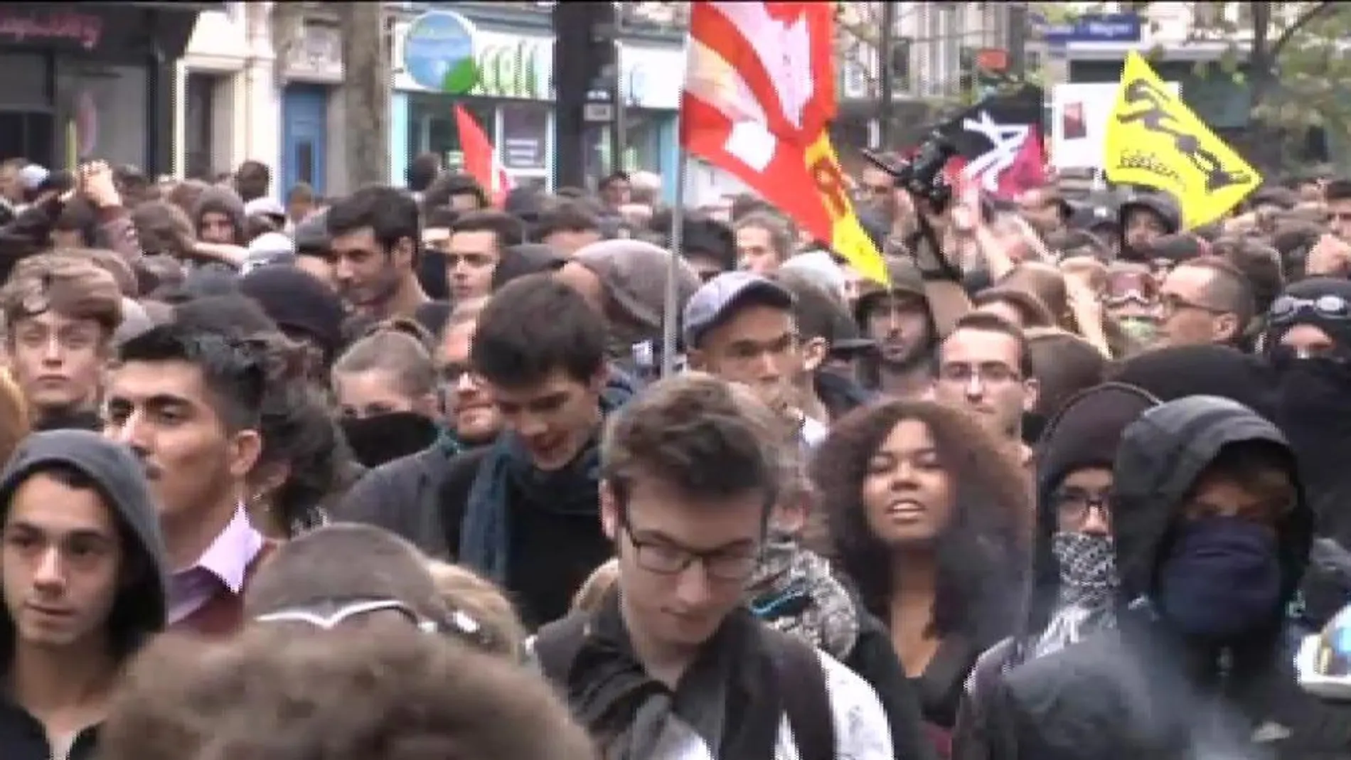 Las protestas contra la reforma laboral se encrudecen en Francia