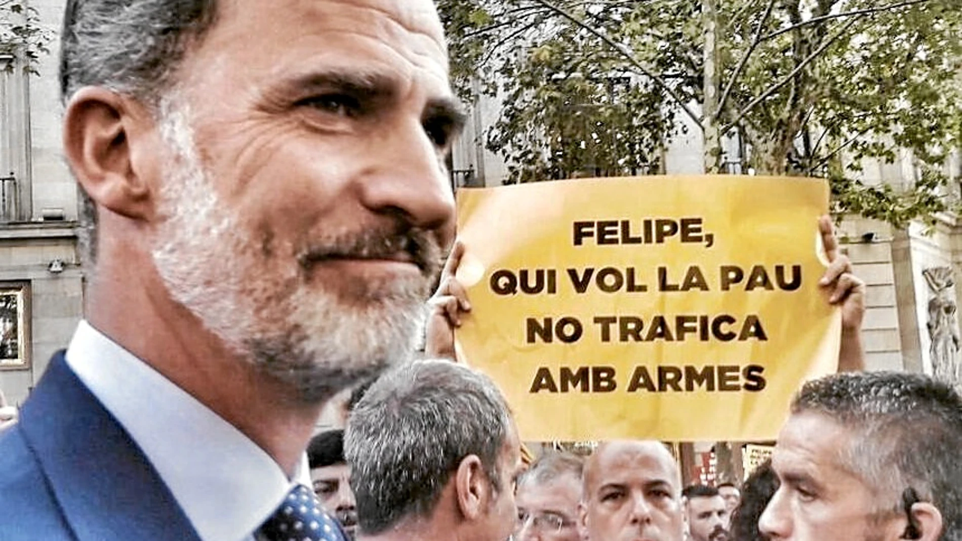 David Minoves sacó una pancarta al Rey en la manifestación de Barcelona