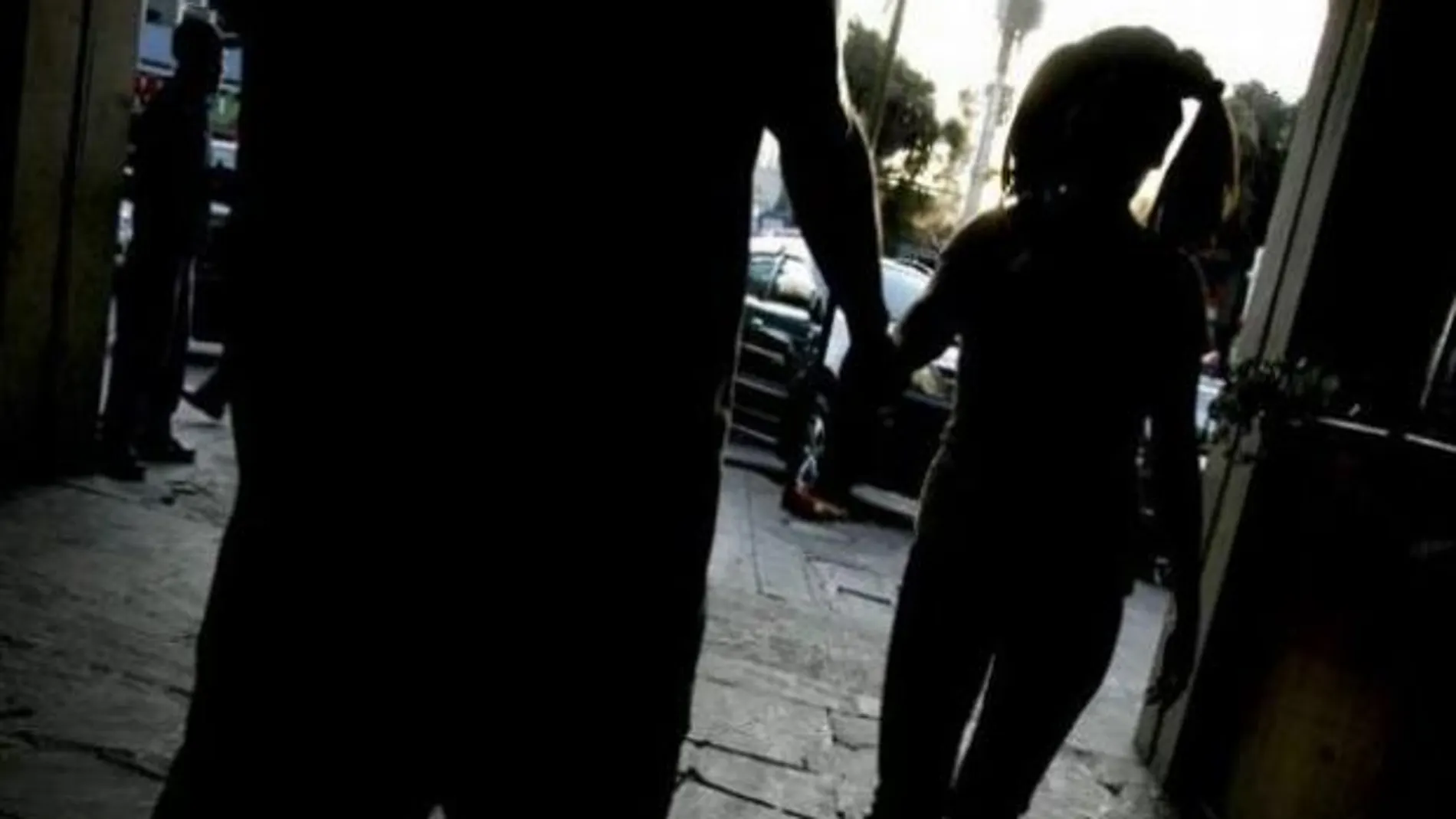 Un hombre de 65 años, detenido por maltratar a sus hijas de 8 y 12 años