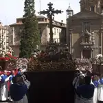 Procesión del Encuentro de Cristo Resucitado con la Virgen de la Alegría en el atrio de la Catedral de Salamanca