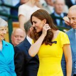 Theresa May coincidió en la final de Wimbledon con el príncipe Guillermo y su esposa, la duquesa de Cambridge / Reuters