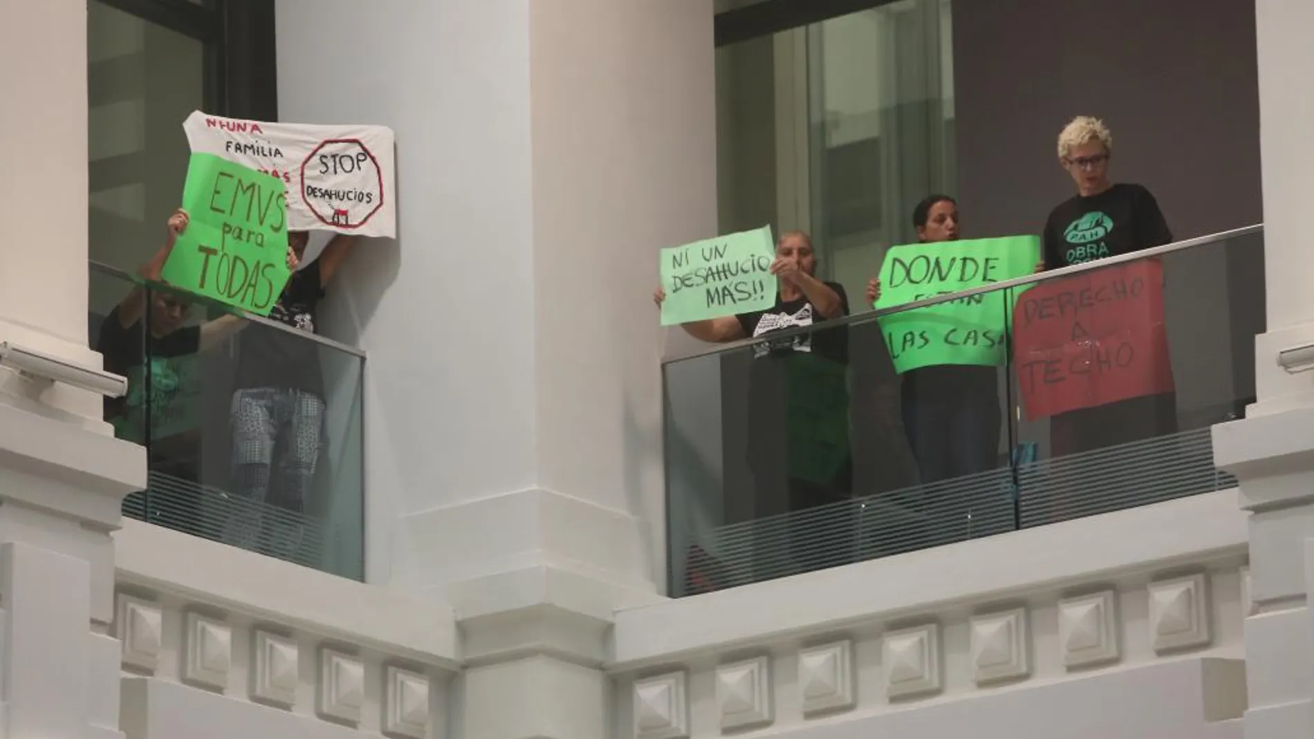 Protesta durante el pleno en el Ayuntamineto